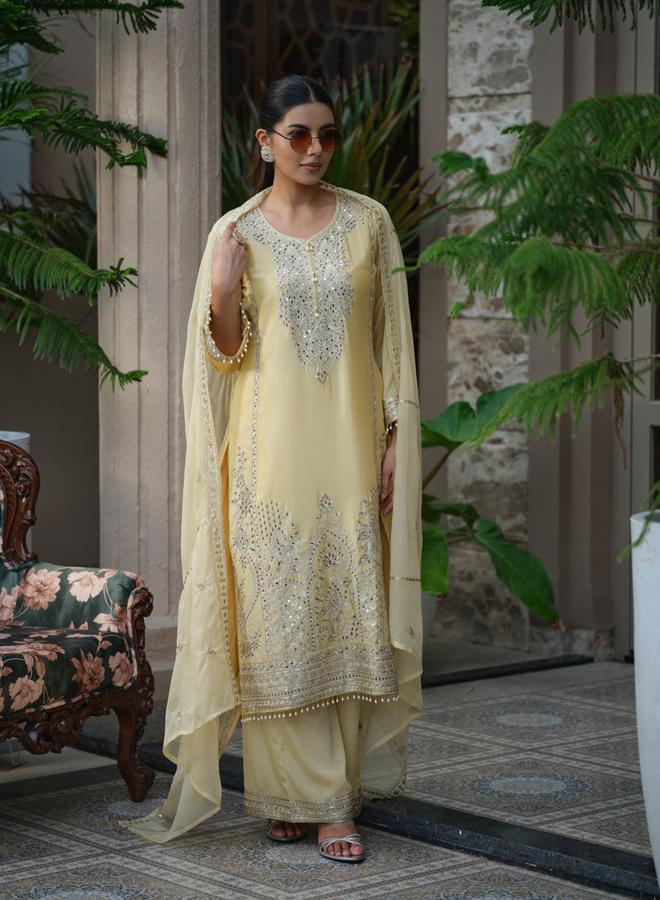 دي دبليو طقم كورتا مستقيمة مطرزة بالأزهار مع بنطال بالازو ودوباتا للنساء - Image 3